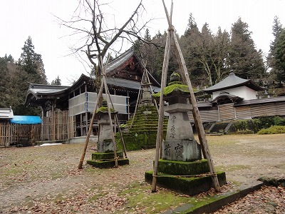 山門の雪囲い_a0084753_1332843.jpg