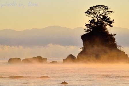 Vol.19「雨晴海岸、気嵐撮影」2012-その2- _b0155692_2044271.jpg