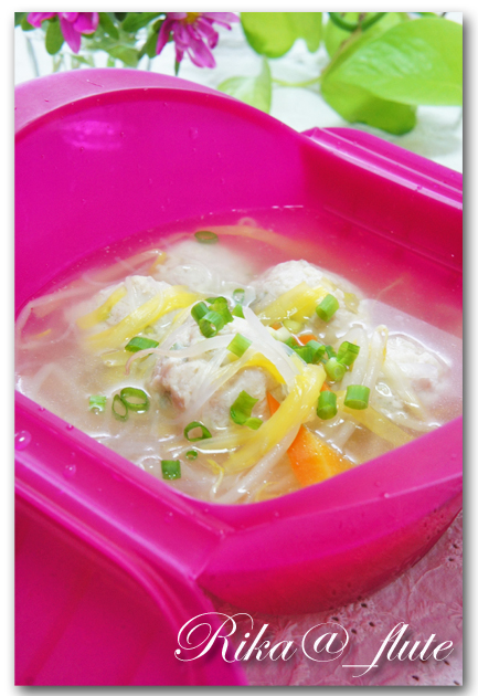 黄ニラと鶏団子のふんわりスープ_c0103827_12403139.jpg