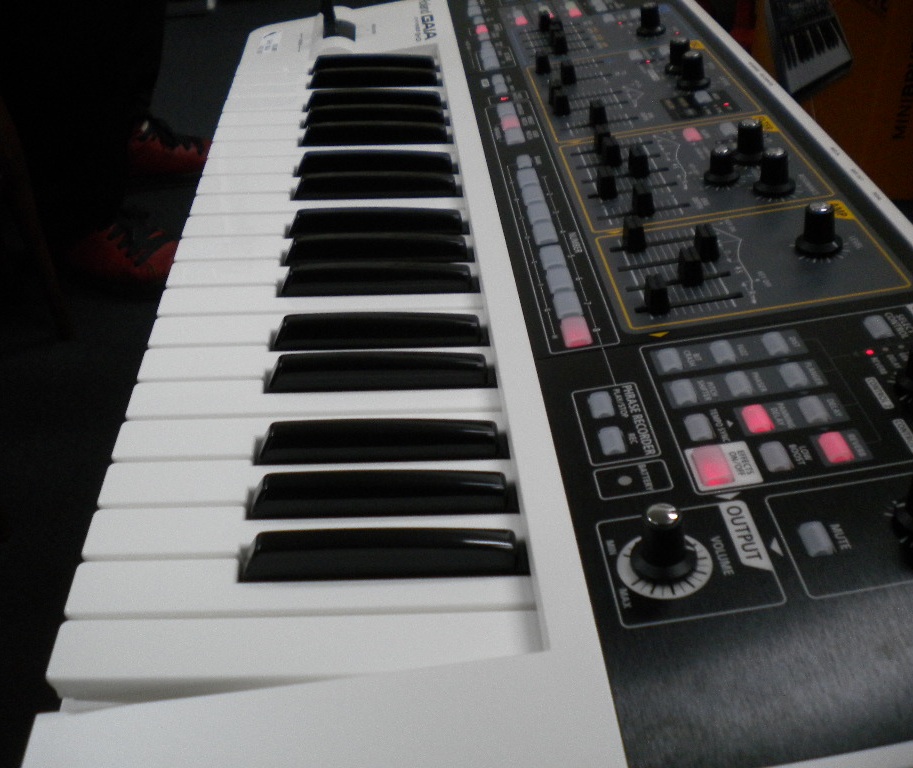 Roland GAIA SH-01試奏記 : 風流音色まねゑもん Roland GAIA SH-01試奏記 : 風流音色まねゑもん