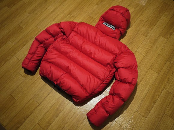 FEATHERED FRIENDS / Hooded Helios Jacket : 山の上には何がある。 FEATHERED FRIENDS / Hooded Helios Jacket : 山の上には何がある。