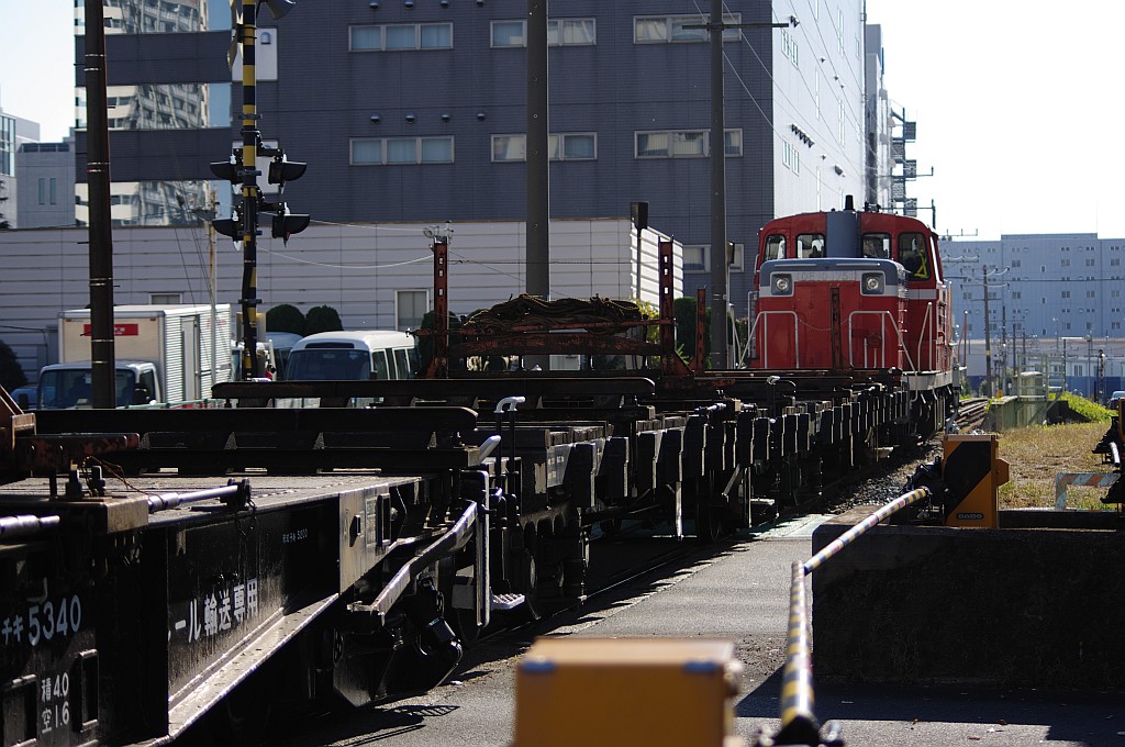 今日の越中島(12/8) えっ!新砂跨線橋通行止!!_f0203926_22411550.jpg