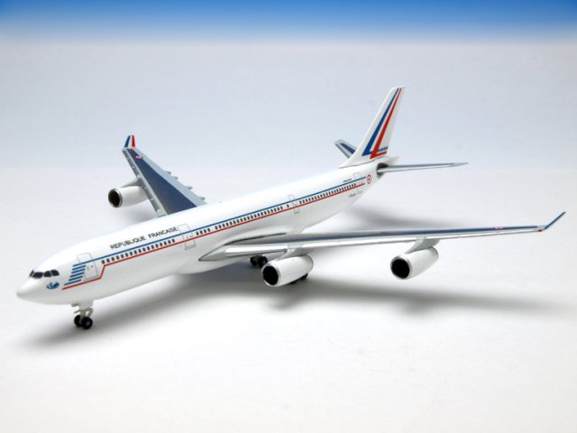 2012/12/8(土) 本日発売の新製品(AUTOart,CORGI,herpa wings,HOBBY MASTER,MODELER\'S)_a0095738_1859844.jpg