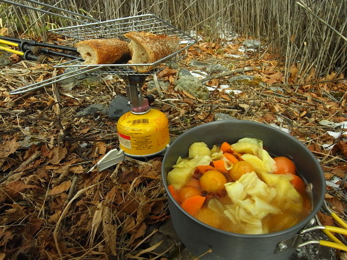 鷹ノ巣山　お昼ご飯_c0242108_17112834.jpg