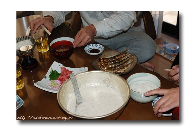 オトコ達 の 昼食 .............. 天然 自然薯 で ととろ御飯_d0069838_136465.jpg