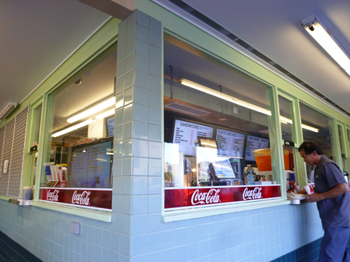 RAINBOW DRIVE INN(レインボー・ドライブ・イン)_c0152767_11455345.jpg