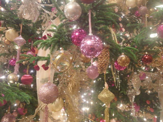 帝国ホテルのクリスマスツリー_e0208519_22401883.jpg