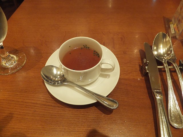 羽田空港でエビフライを食べる_a0198528_018323.jpg