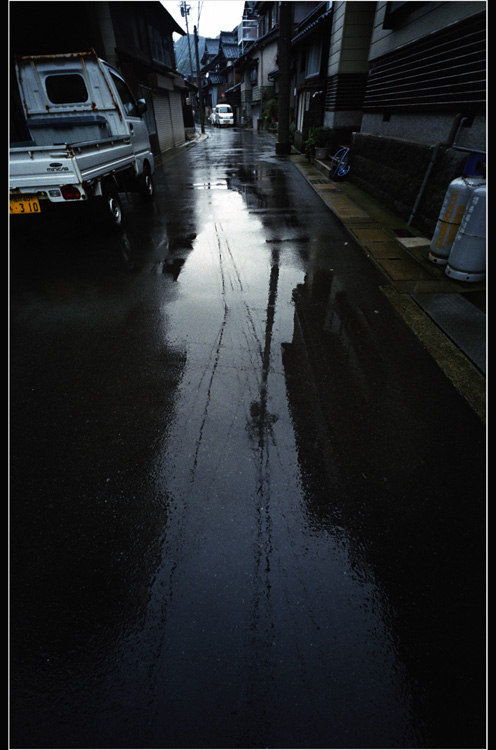 402.15 ホロゴンデイ98「2005年7月4日 福井県梅浦の港は雨だった」15  交替！_c0168172_21105388.jpg