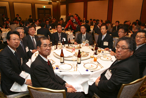 消費増税の表記を検討/ギカ連２０１２年度「納会」_b0276243_13114485.jpg