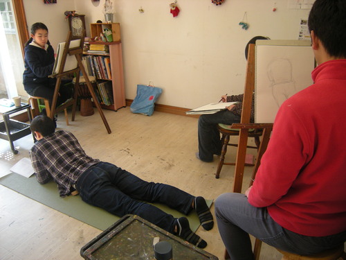 12月の「人物画デッサン」、大変盛り上がってます!!!_c0131063_0313023.jpg