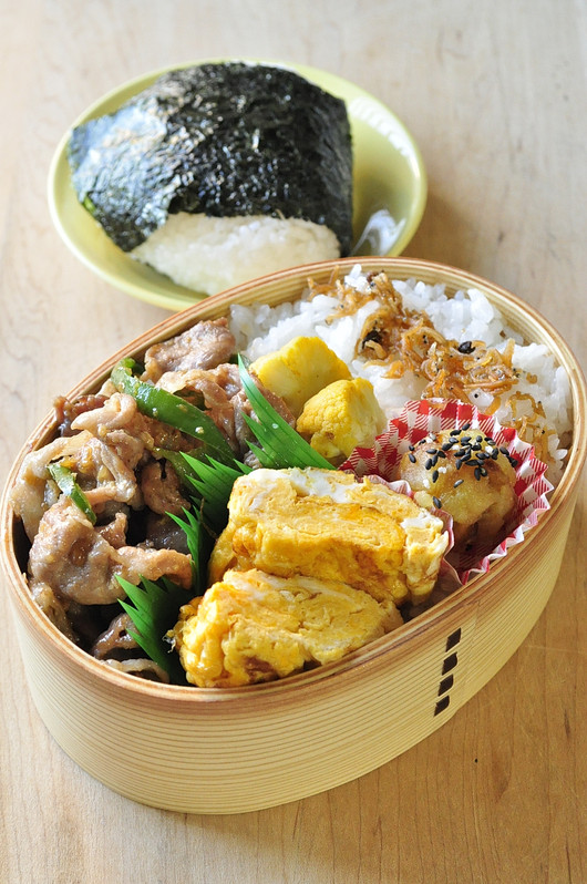 醤油糀豚の生姜焼き弁当_b0171098_875057.jpg