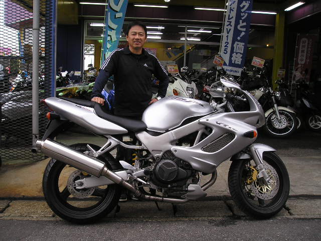 VTR1000F_c0261447_22263058.jpg