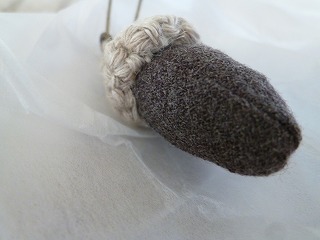 brooch どんぐり♪_a0165160_831626.jpg