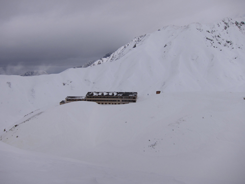 【 雪の立山2012　その２　/ 雷鳥荘へ向かいます 】_f0202271_1110113.jpg