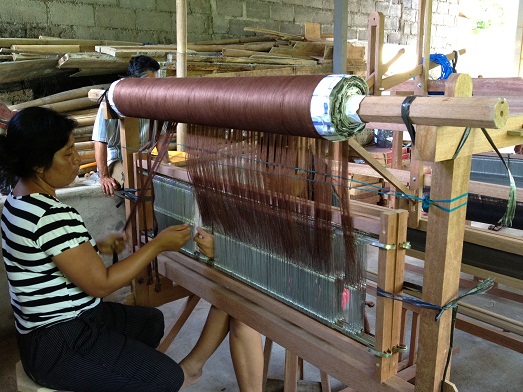 イカット織りの準備を始めております Persiapan untuk tenun ikat_a0120328_2344487.jpg