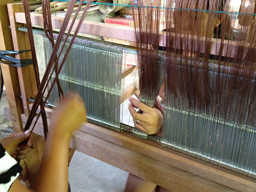 イカット織りの準備を始めております Persiapan untuk tenun ikat_a0120328_2345729.jpg