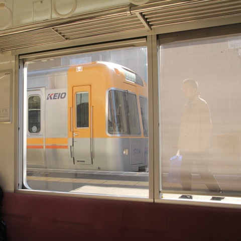 にじいろの電車に乗って orange beige_b0271141_67888.jpg