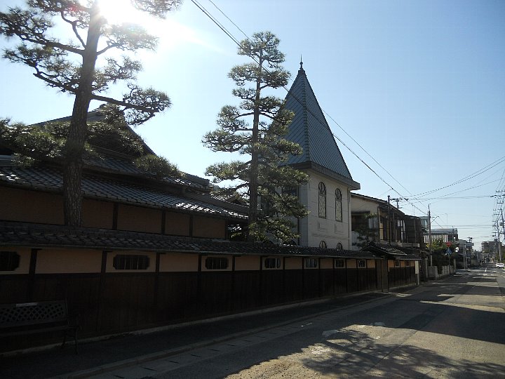 倉の館三角邸洋館 レトロな建物を訪ねて