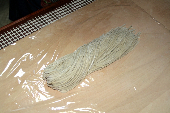 蕎麦打ち（裁ち蕎麦）_d0012134_0175881.jpg