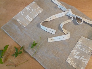 cafe apron 英文字柄のポケット♪_a0165160_17424186.jpg