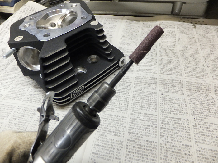 S&Sシリンダーヘッド ポート研磨_c0226202_17203093.jpg