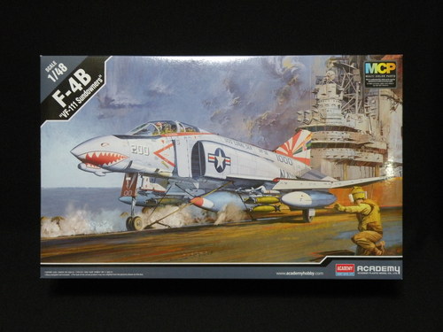 アカデミー科学1/48F-4BファントムII_e0241738_20413127.jpg