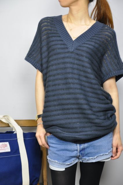 月が窓から ・・・ cacharel ._b0110586_19455472.jpg