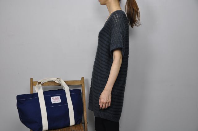 月が窓から ・・・ cacharel ._b0110586_1950351.jpg