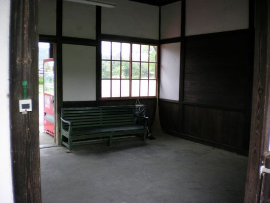 南国の列車 完結編 (下ノ江駅、宇佐駅)_b0005281_2323810.jpg