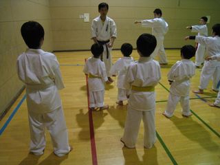 西町教室 型稽古!_c0118332_2263394.jpg