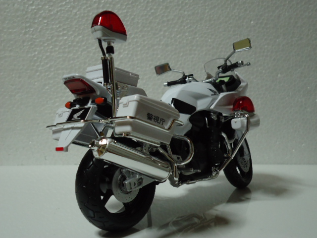 アオシマ・完成品バイク CB1300P(白バイ) : 燃やせないごみ研究所 アオシマ・完成品バイク CB1300P(白バイ) : 燃やせないごみ研究所