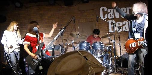 2012年カラフル年末ライブのライブレポ、その1(ジェイバンド~SUBERIMASU)_e0188087_0112976.jpg