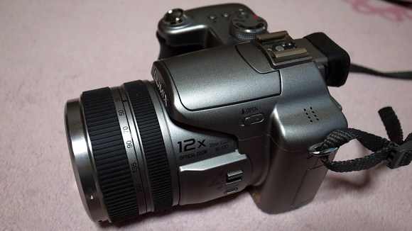 過去の名機 LUMIX DMC-FZ50 : 隻眼機縁 過去の名機 LUMIX DMC-FZ50 : 隻眼機縁