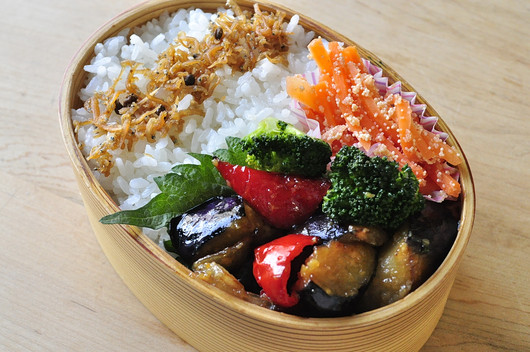 ナス味噌炒め弁当_b0171098_821942.jpg