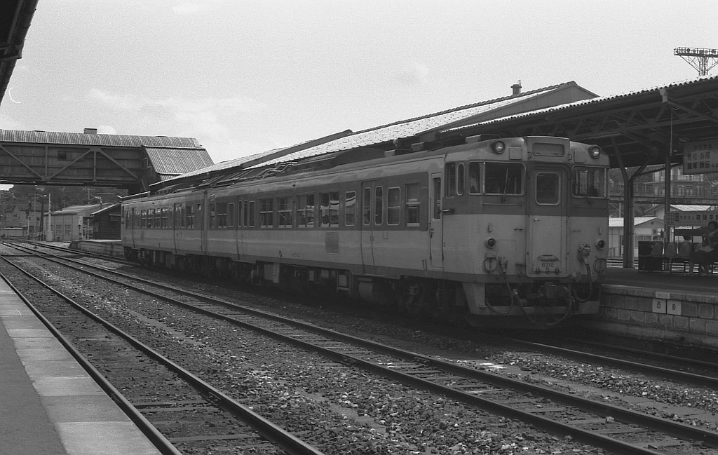 1983年7月 直方?にてキハ66+67_f0203926_22481159.jpg