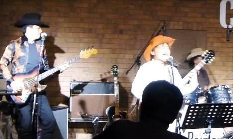2012年カラフル年末ライブのライブレポ、その1(ジェイバンド~SUBERIMASU)_e0188087_0121017.jpg