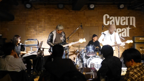 2012年カラフル年末ライブのライブレポ、その1(ジェイバンド~SUBERIMASU)_e0188087_23332250.jpg
