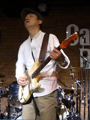 2012年カラフル年末ライブのライブレポ、その1(ジェイバンド~SUBERIMASU)_e0188087_23355567.jpg