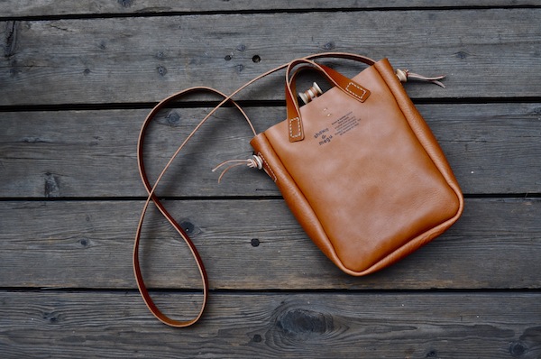leather pouch_b0172633_10205670.jpg