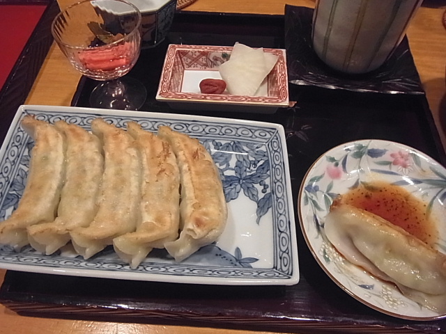 本郷界隈－フローリストＫＴのカレーと餃子_d0063149_22444583.jpg