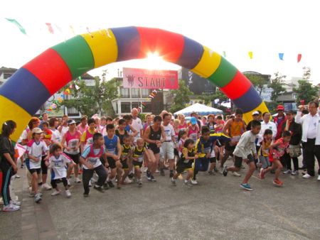 『チェンマイ・マラソン』で友人たち多数出場 Chiang Mai Marathon 2012_b0051109_1341423.jpg