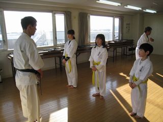 日曜空手 稽古納めは1000本突き!_c0118332_12513364.jpg