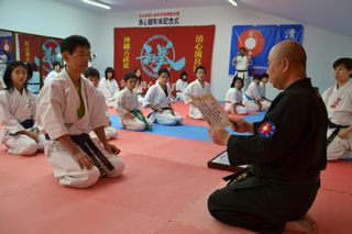 本部年末記念式 七段允許_c0118332_2351167.jpg