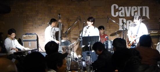 2012年カラフル年末ライブのライブレポ、その1(ジェイバンド~SUBERIMASU)_e0188087_22312368.jpg