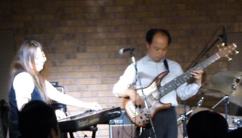 2012年カラフル年末ライブのライブレポ、その1(ジェイバンド~SUBERIMASU)_e0188087_2328430.jpg