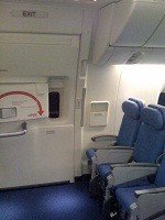 「bulkhead seat  バルクヘッドの席」 > 英語例文･意味 > 旅行英会話フレーズ集_d0254570_271540.jpg