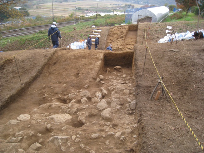 内土塁の詳細～「阿津賀志山防塁<石母田地区>」現地説明会に出かける⑤_a0087378_64117.jpg