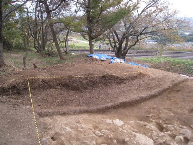 内土塁の詳細～「阿津賀志山防塁<石母田地区>」現地説明会に出かける⑤_a0087378_68457.jpg