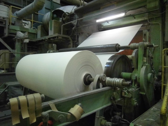 循環型社会の優等生　春日製紙工業さんの再生紙製造を見学_f0141310_8175426.jpg
